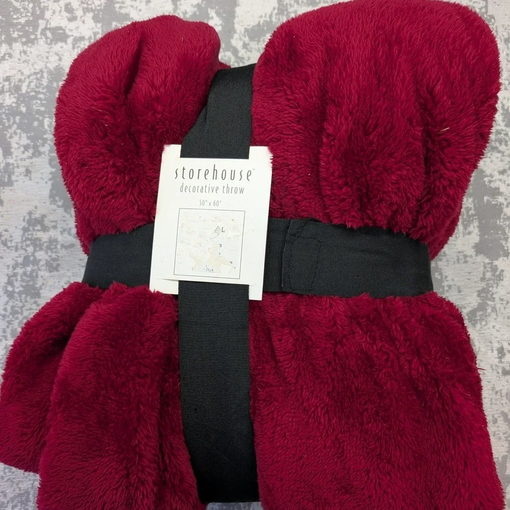 Storehouse Decorative Throw Blanket‎ Burgundy Red Plush Faux Fur 50x60 NEW